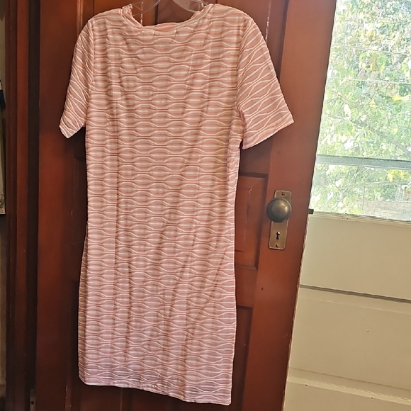 Universal Thread Pink Wave Midi Dress - Picture 4 of 4